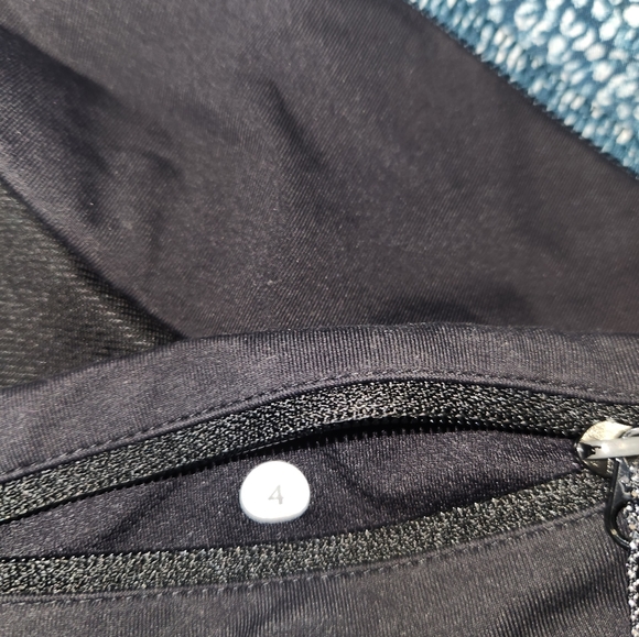 LULULEMON ATHLETICA Speed Short '4-Way Stretch' Size 4 in Pebble Print Parfait - Picture 3 of 3